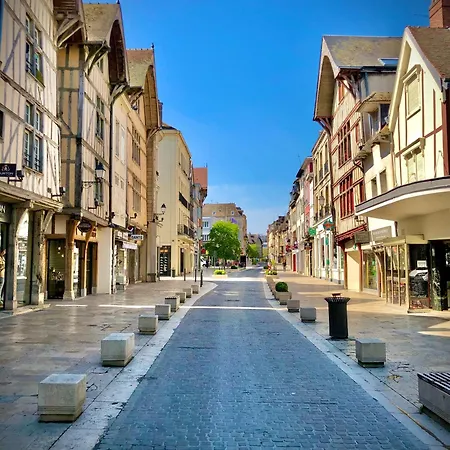 Le Zola Hyper Centre Classe * Troyes